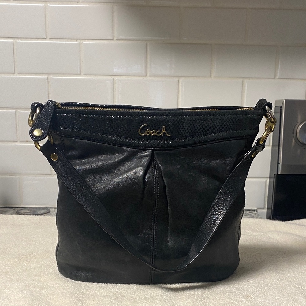 Vintage Coach Black Leather Shoulder Bag